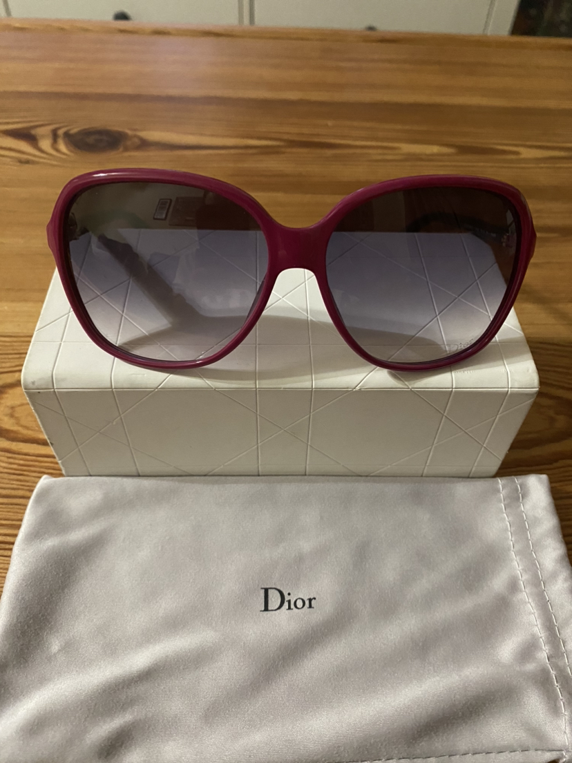 Christian Dior sunglasses image indicator(2)