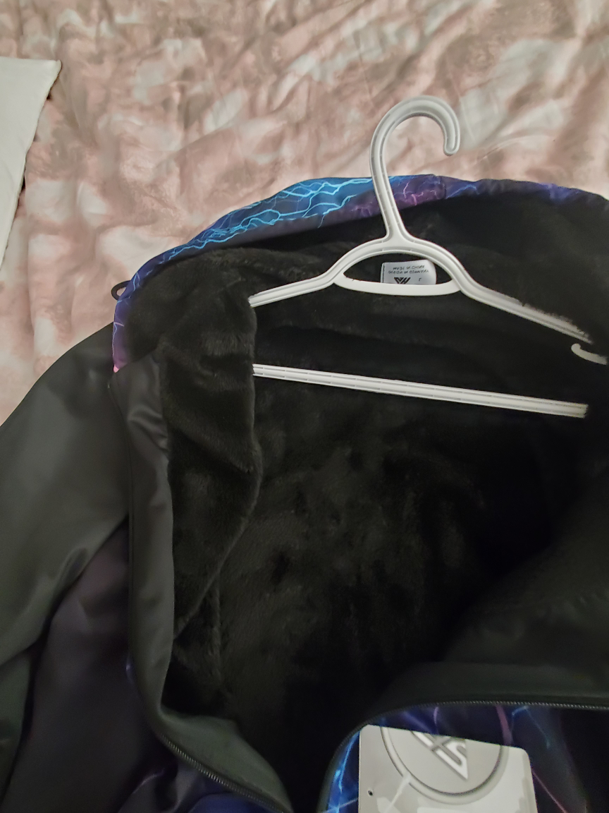 "Brand New" With Tags Large Zip up Jacket image indicator(3)