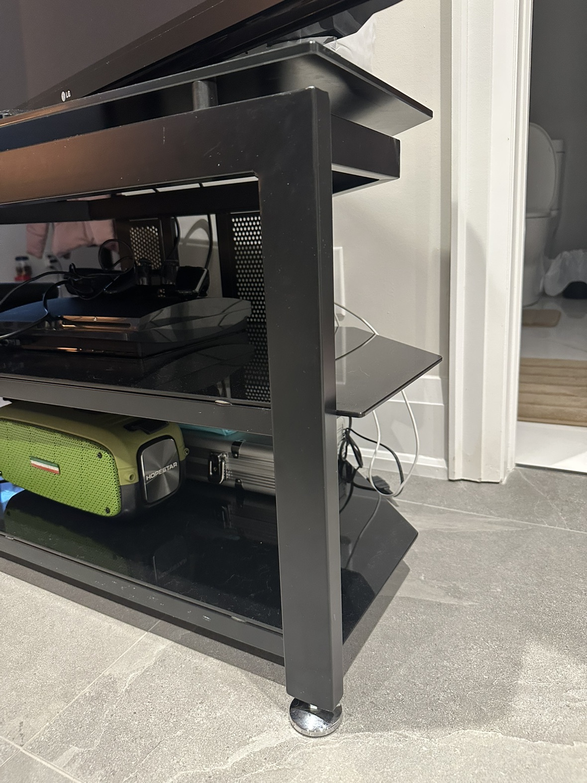 TV stand - photo 3