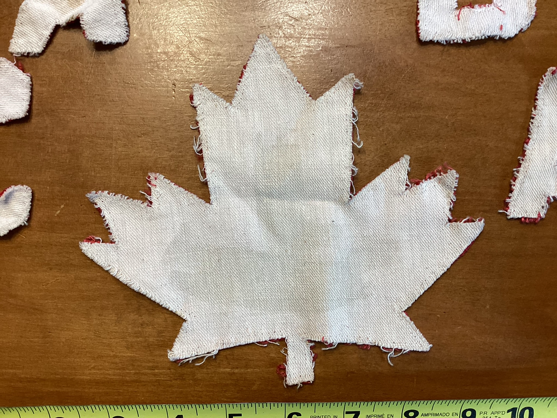 Rare 1968 CANADA OLYMPIC HOCKEY TEAM CREST from ORIGINAL SWEATER image indicator(10)