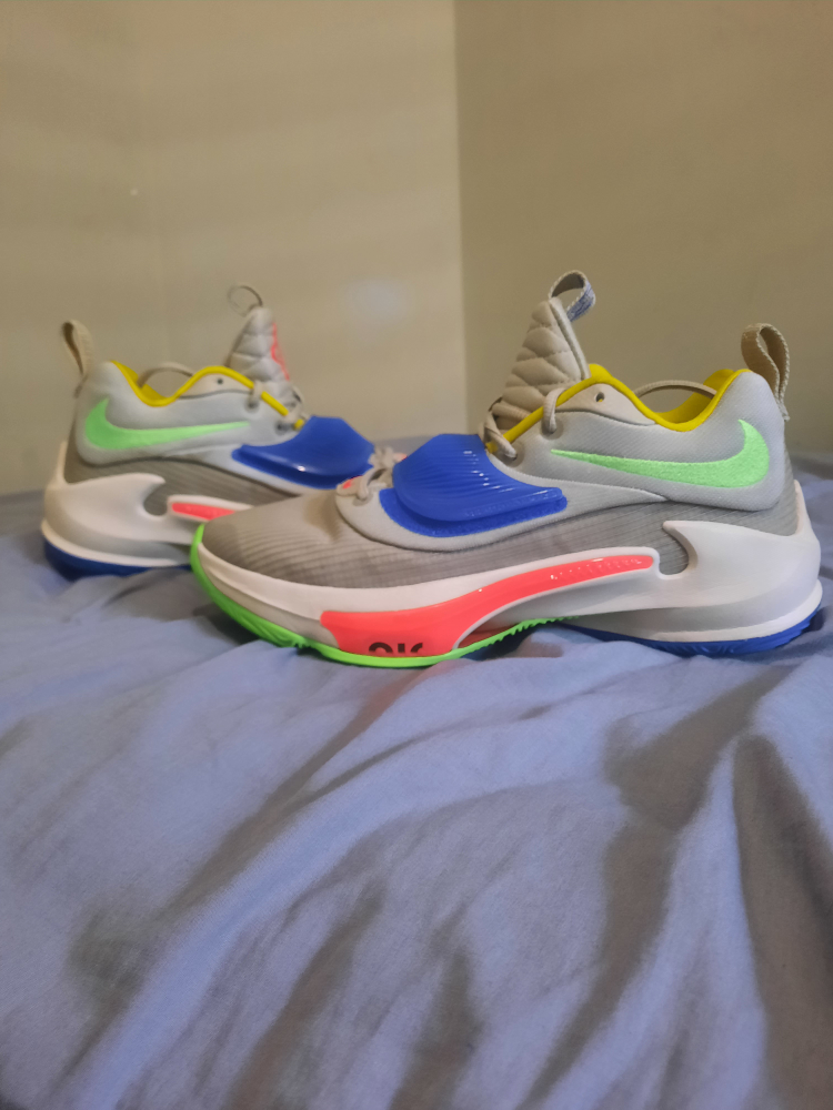 Giannis freak 3 Primary Colors size 8 - photo 3