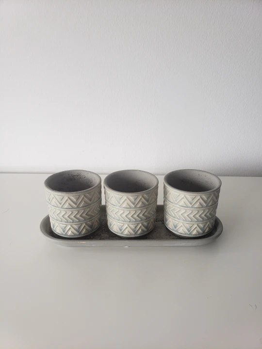 3 mini pots