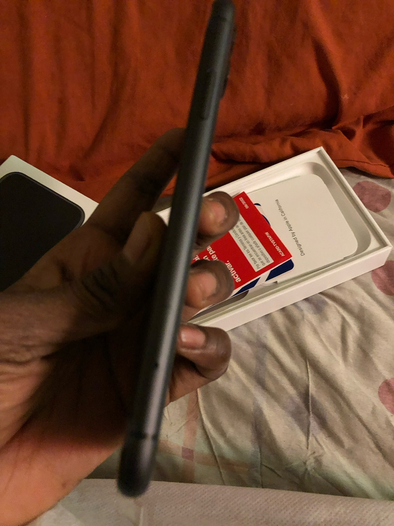 iPhone 11 - photo 4