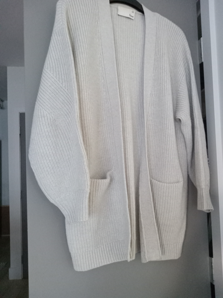 Aritzia chunky cardigan image indicator(2)