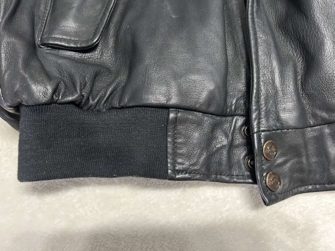 Vintage Black Leather Jacket - Hard Rock Cafe Singapore - photo 5