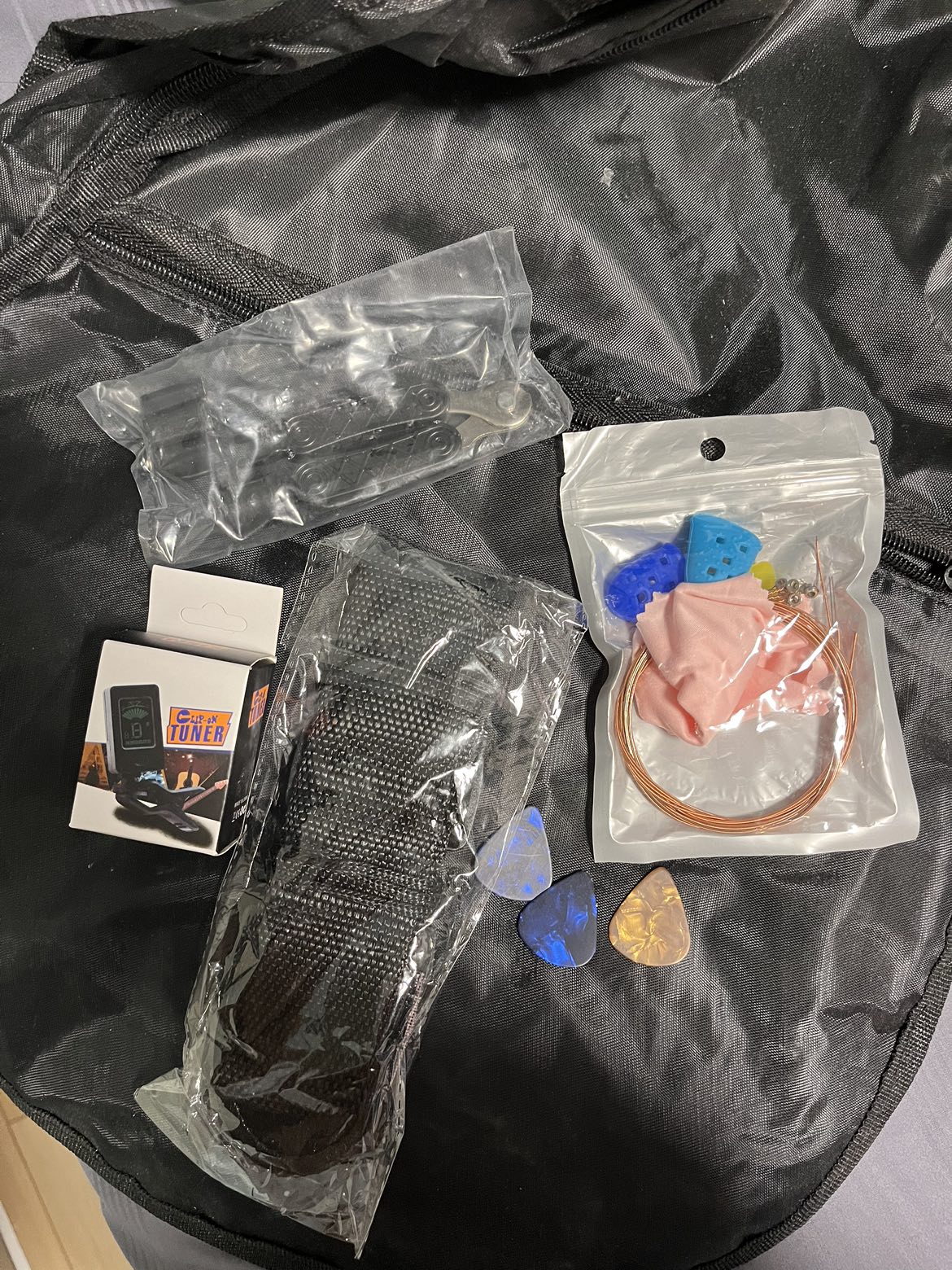 Guitar with picks & tuner & bag - photo 2