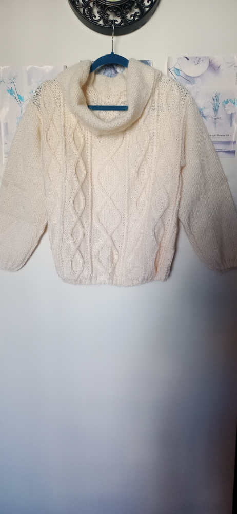 Handknit women sweater Brand NEW! thumbnail