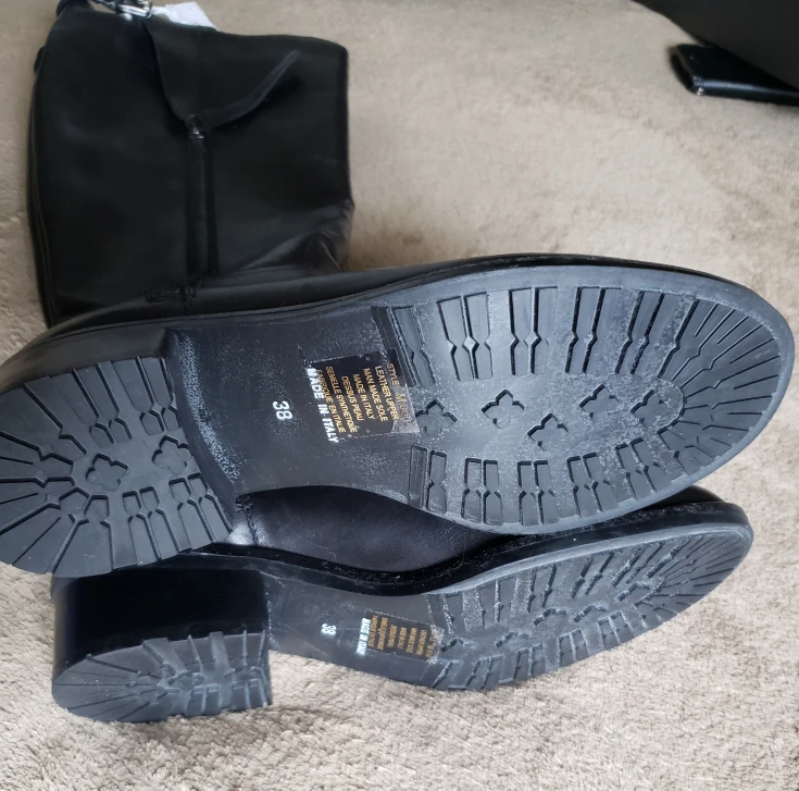 New leather Italian boots - photo 2