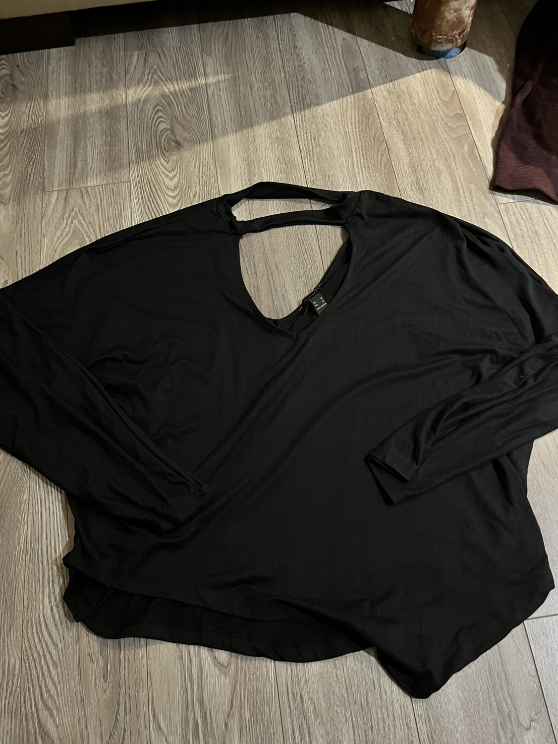 Free Black top thumbnail