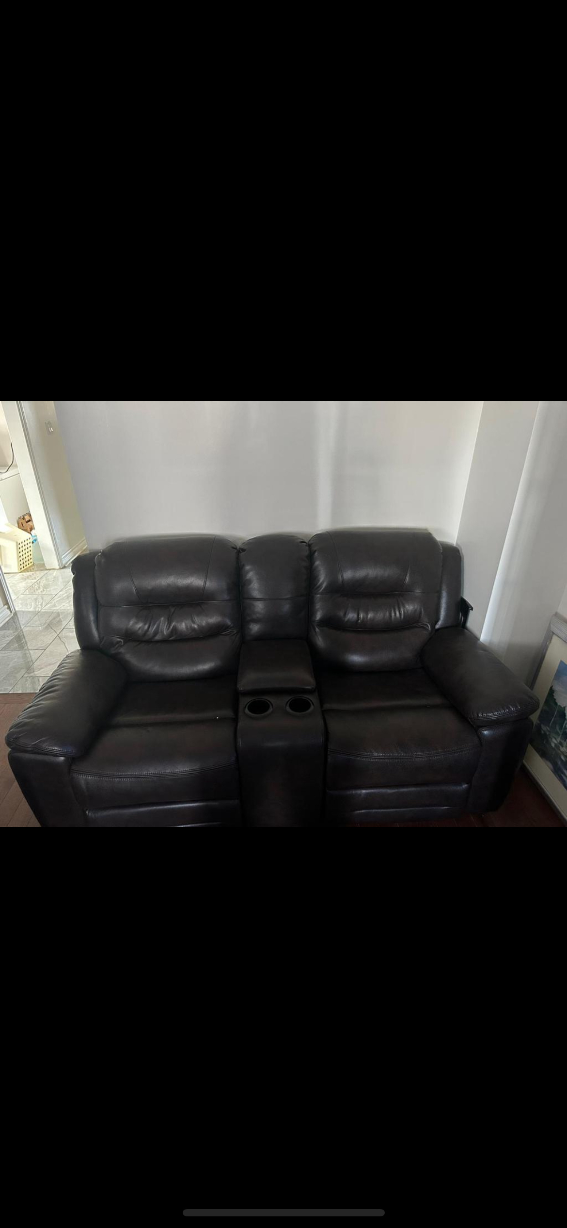 Couch - photo 2