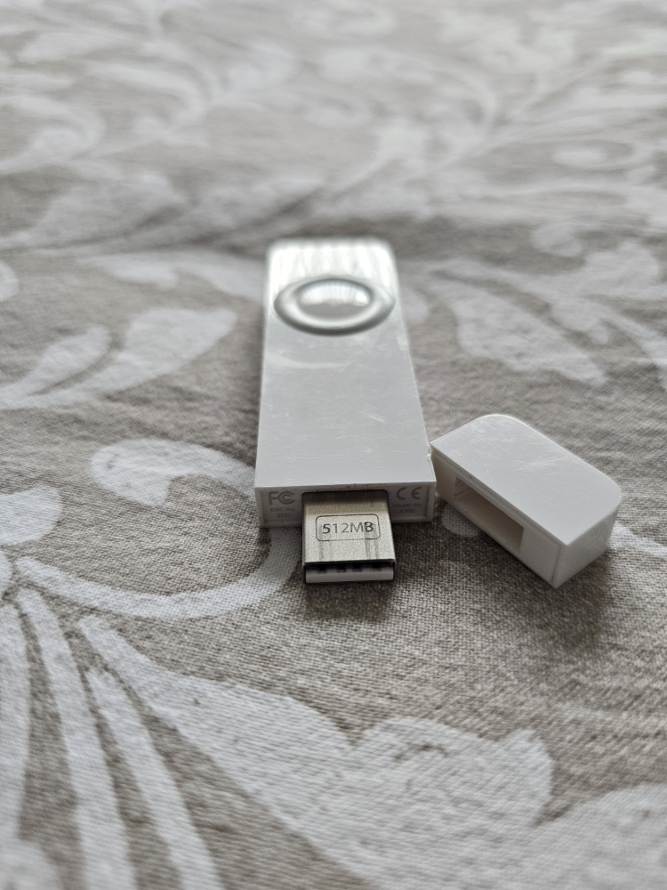 ipod shuffle 1st gen - photo 3