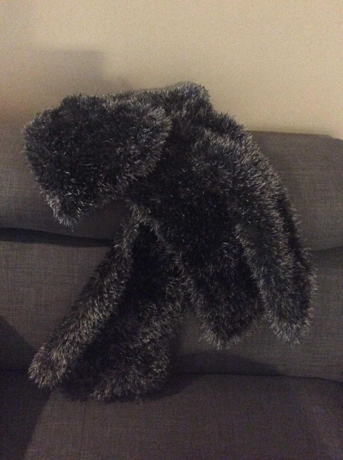 Beautiful handmade hat and scarf for women image indicator(2)