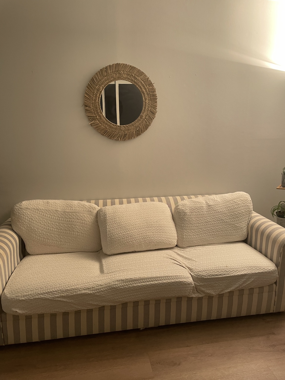 Sofa that turns into queen bed - photo 2