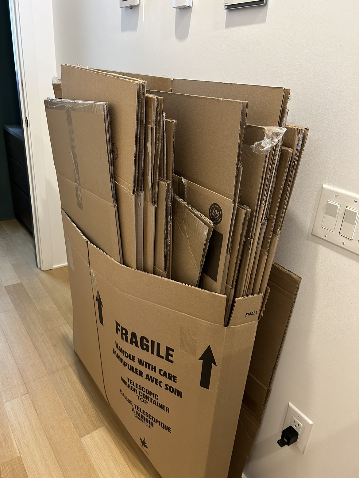 35 Cardboard moving boxes & packing paper thumbnail