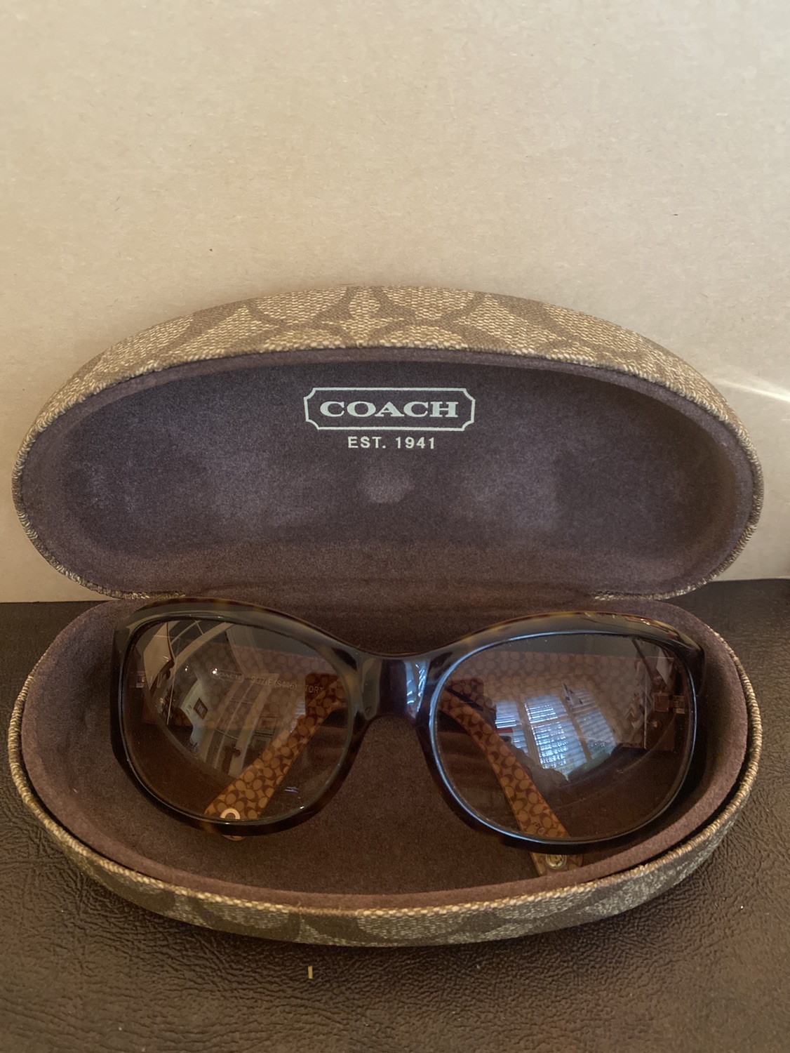 Coach S446 tortoise rhinestone sunglasses and case - photo 4