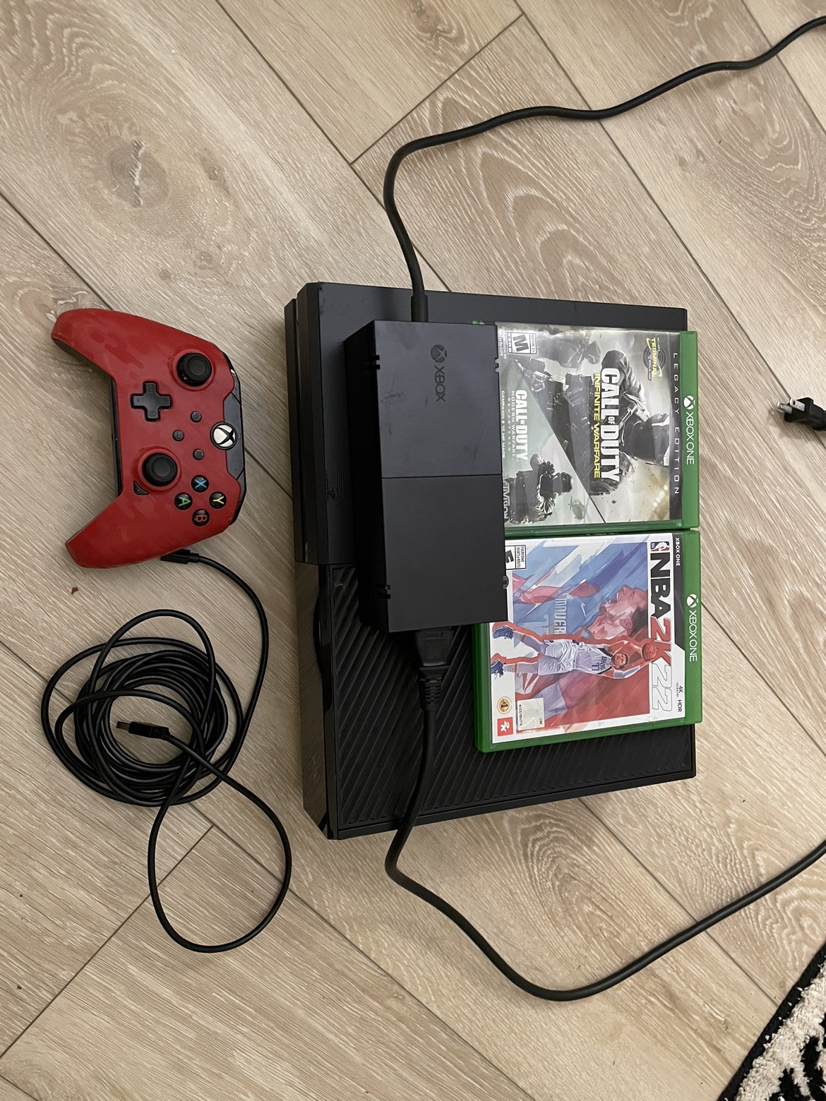 Xbox One 356GB With Wired Controller And Games