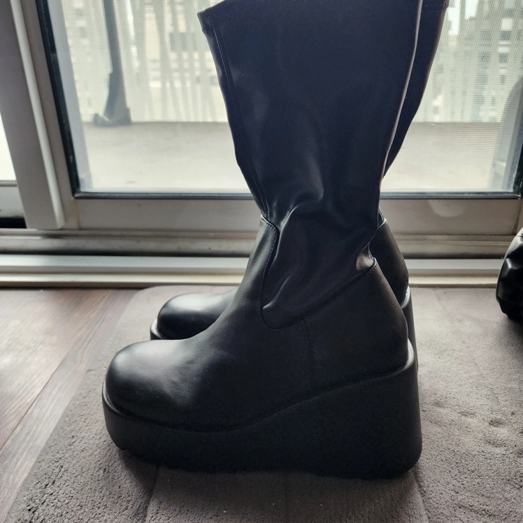 platform boots Steve Madden Brand New Karrot