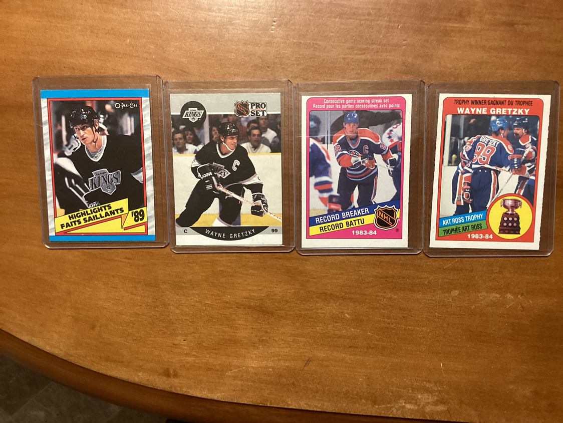 4 MINT WAYNE GRETZKY trading cards !