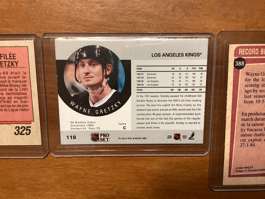 4 MINT WAYNE GRETZKY trading cards ! image indicator(6)