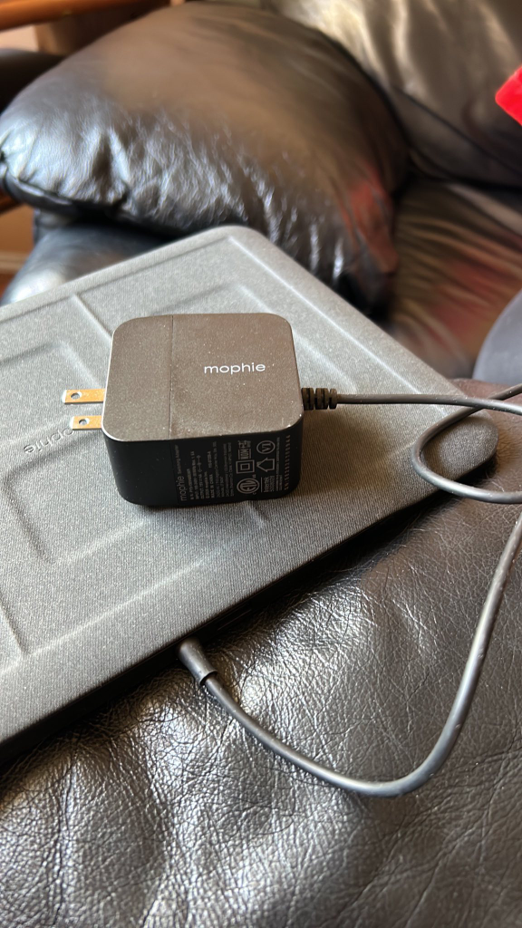 Mophie 4-in-1 Wireless Charging Mat, Grey image indicator(6)