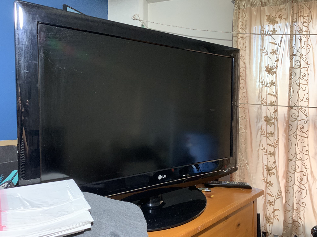 LG tv 37