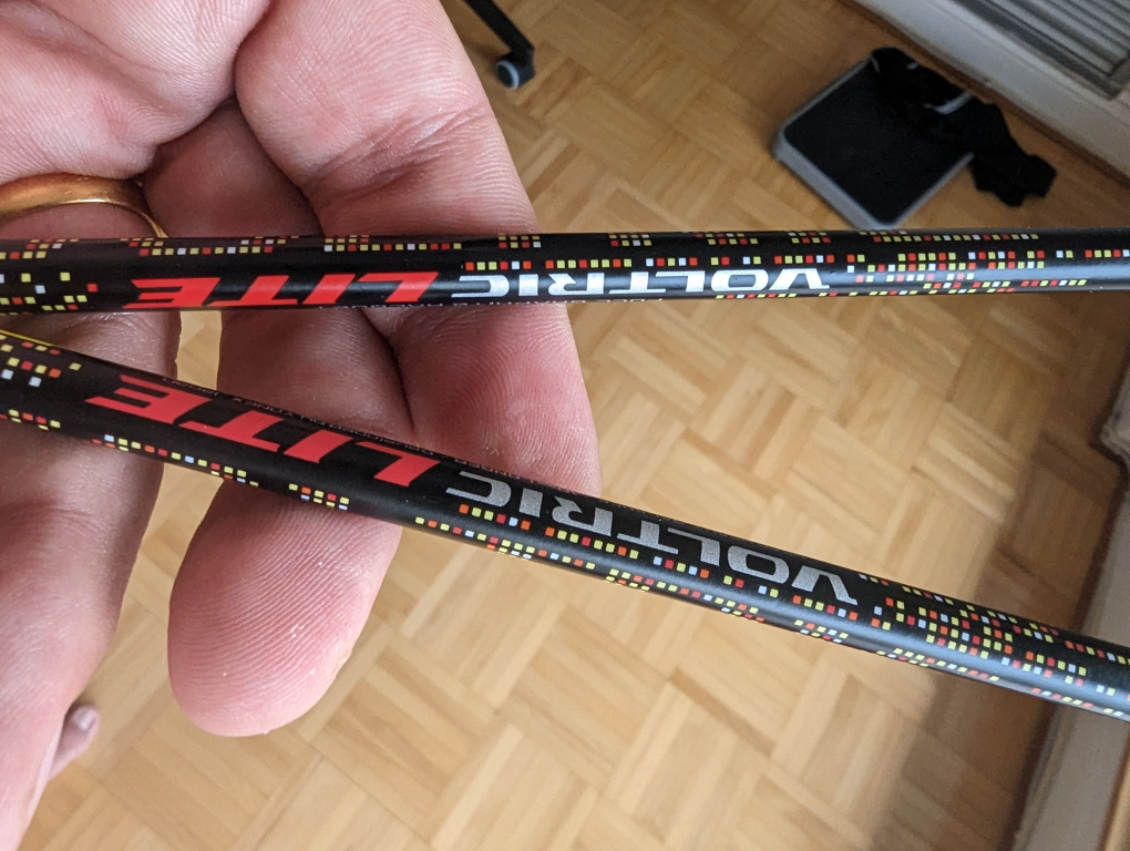 Yonex Voltric Lite Badminton Racquet Pair (Used only once) - photo 2