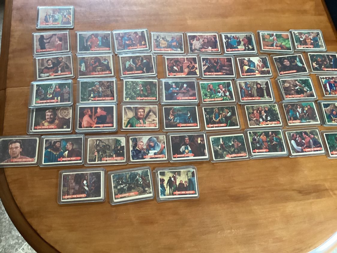 Lots o’ 1957 TOPPS ROBIN HOOD trading cards !