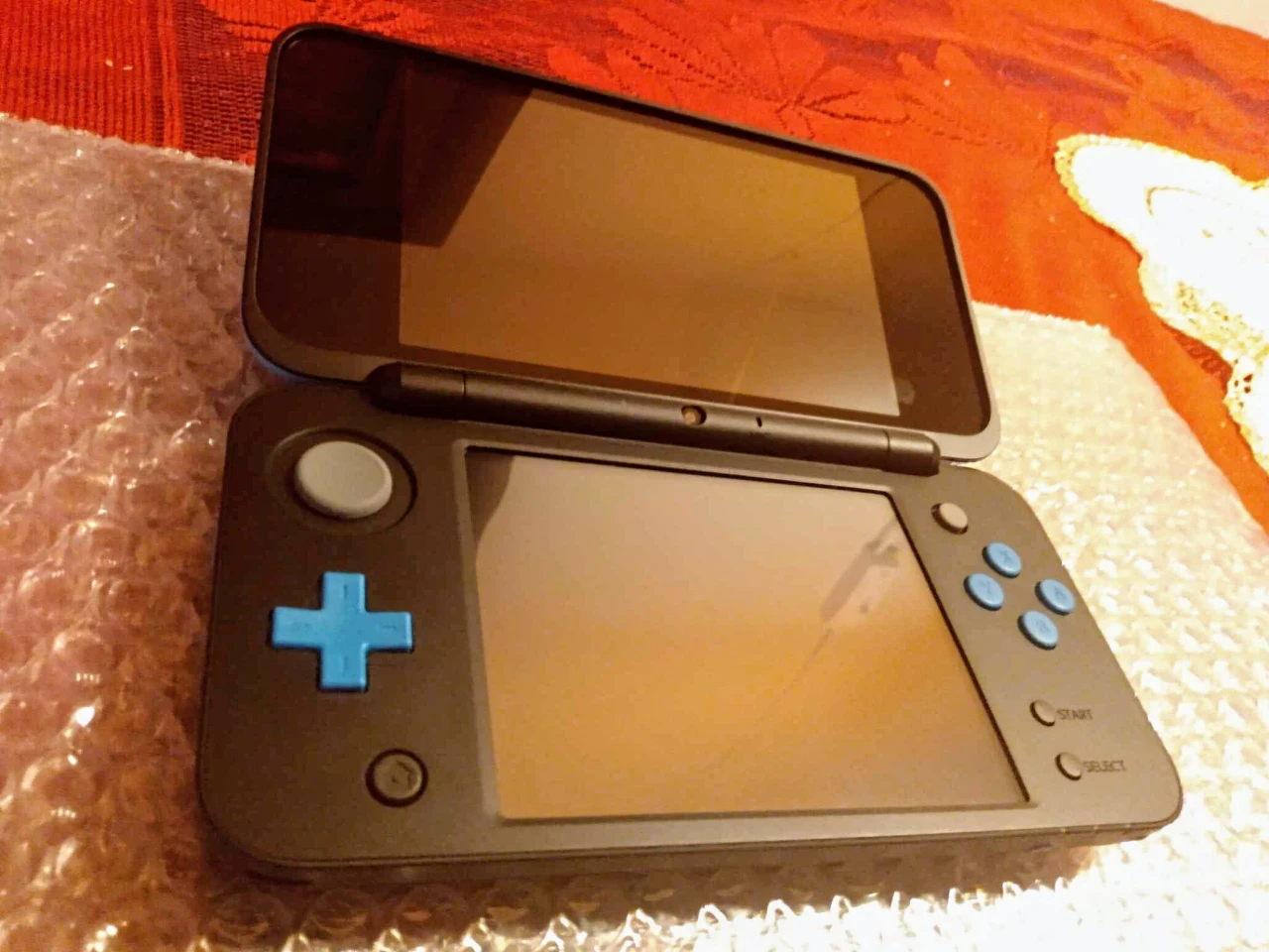 New 2DS XL Mint 64GB console thumbnail