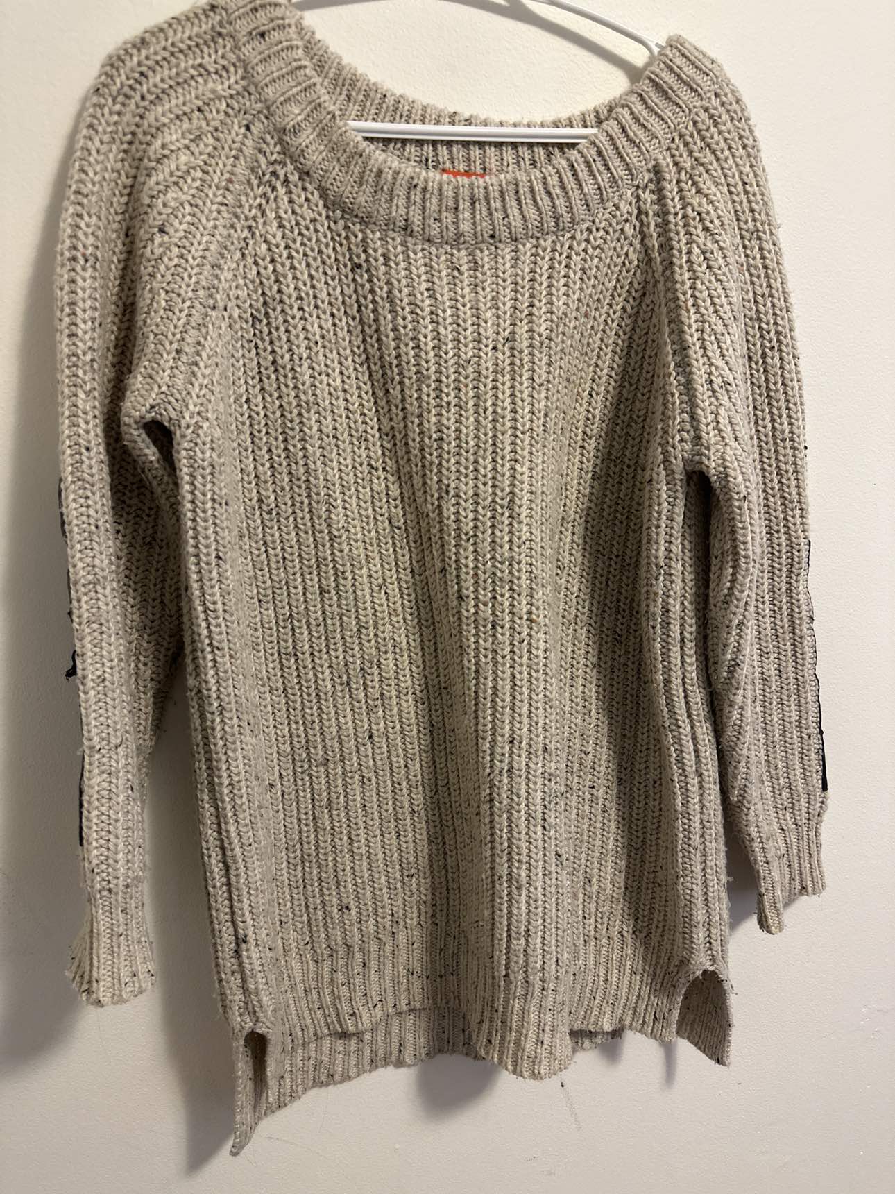 Sweater thumbnail