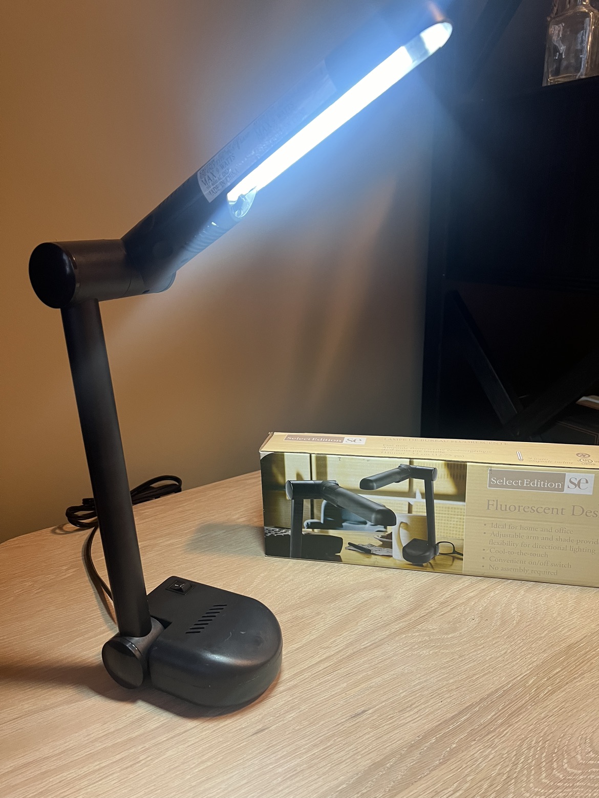 Fluorescent Desk Lamp - photo 3