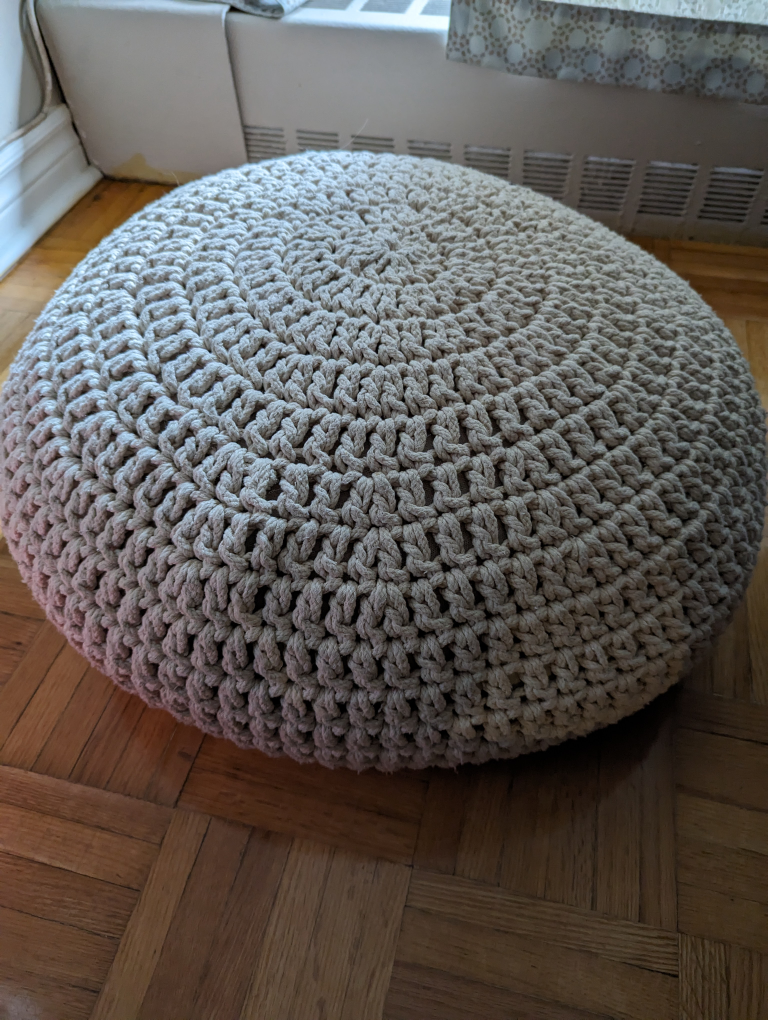 white Pouf 🦃 thumbnail