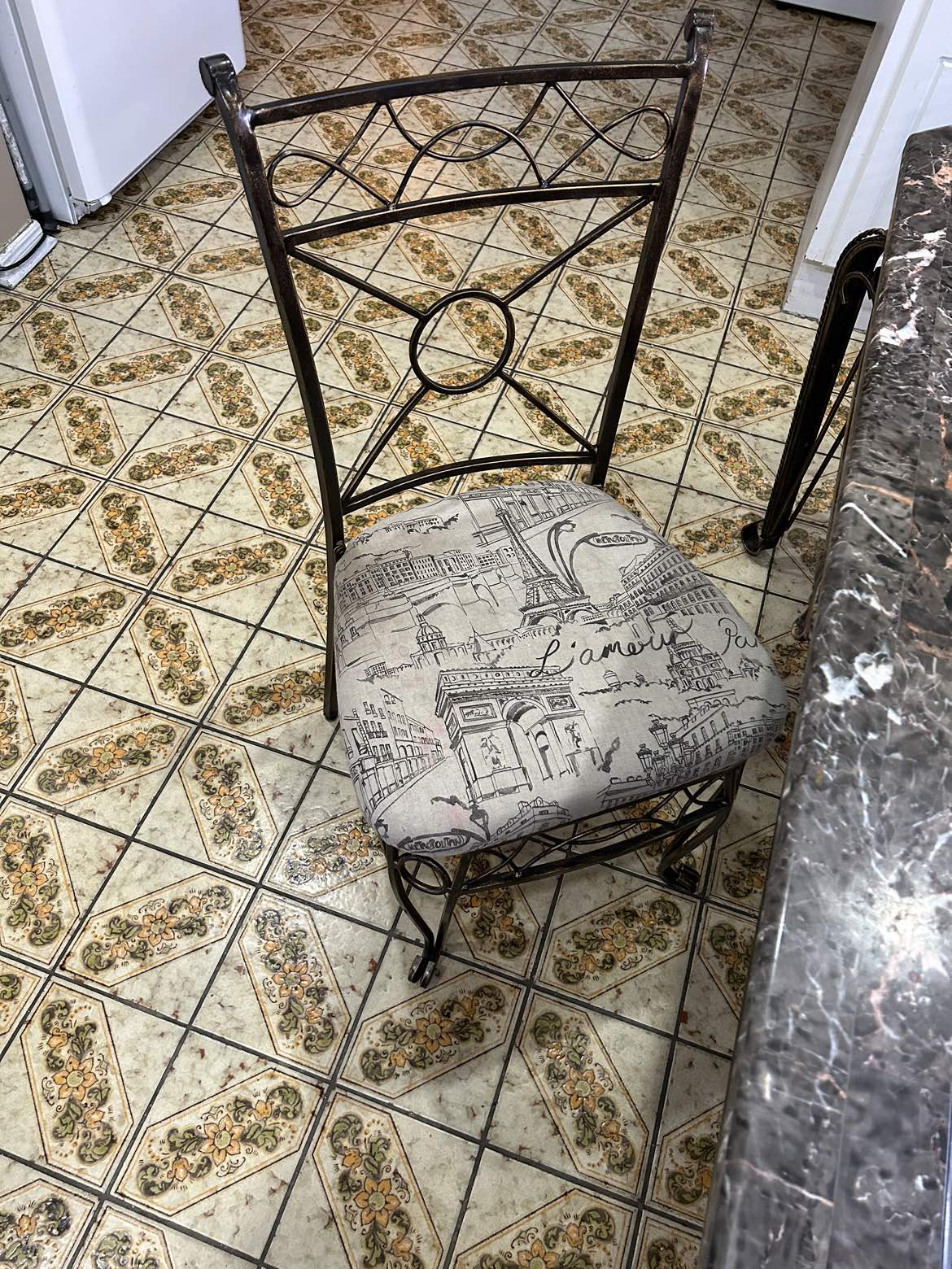 Glass Table and 4 chairs
