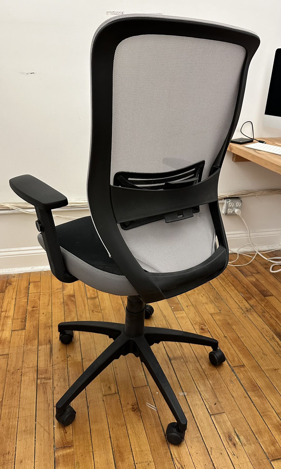 Free!! Ergonomic Office Chairs (2) - photo 2