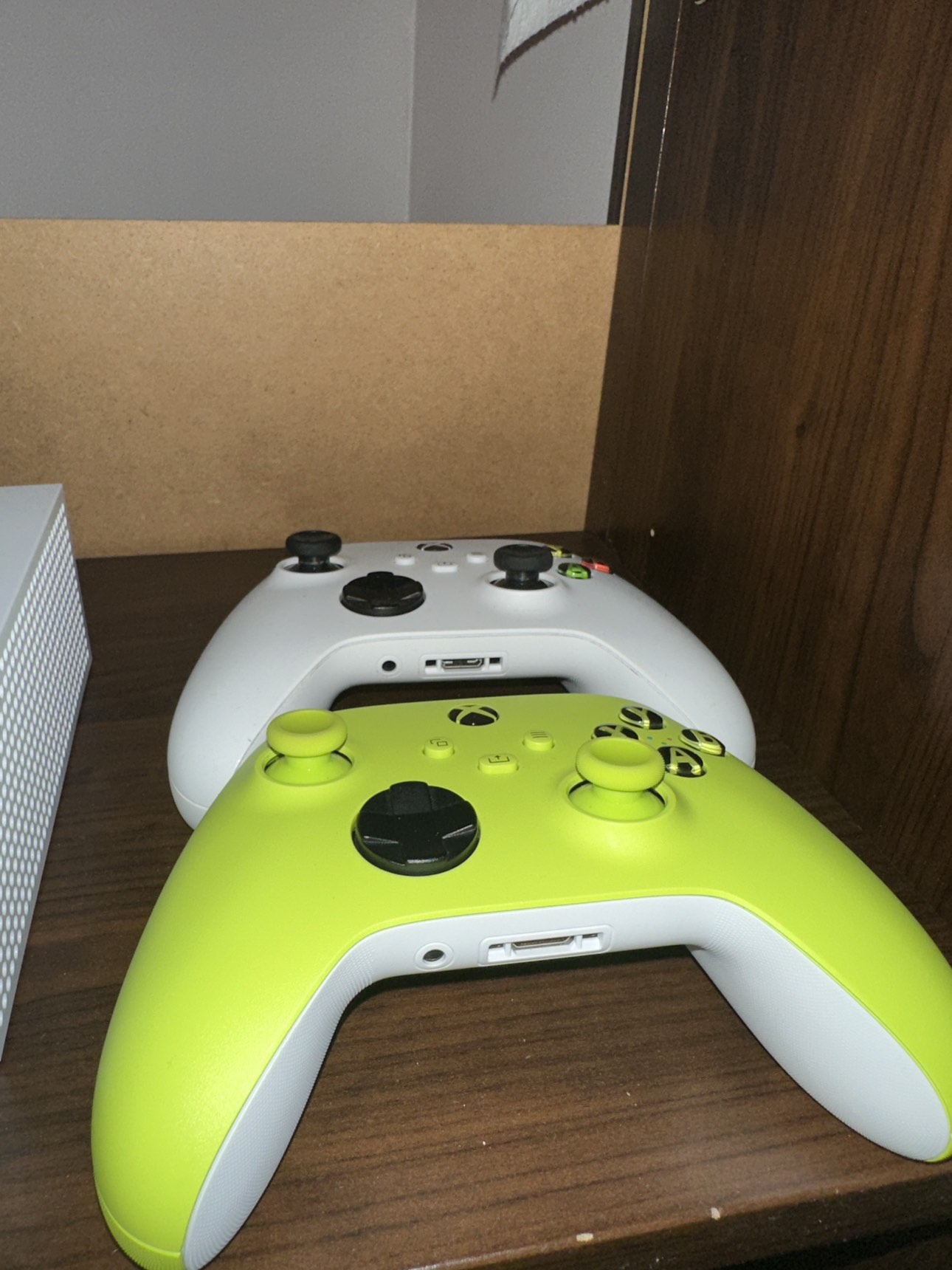 Xbox Series S - 512 GB. Digital version + 2 controls - photo 3