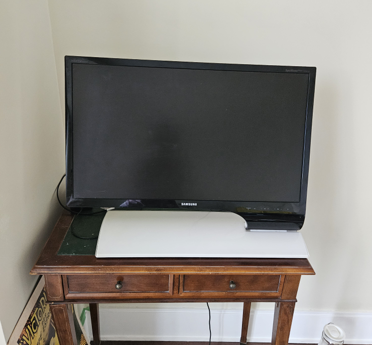 tv monitor - photo 2