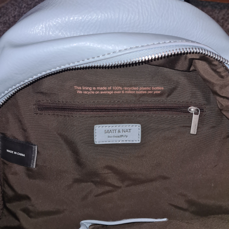 Matt & Nat Light blue BACKPACK image indicator(4)