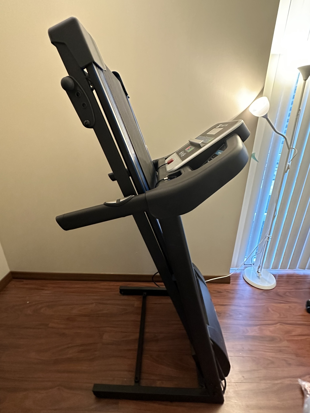 XTerra foldable treadmill - photo 2