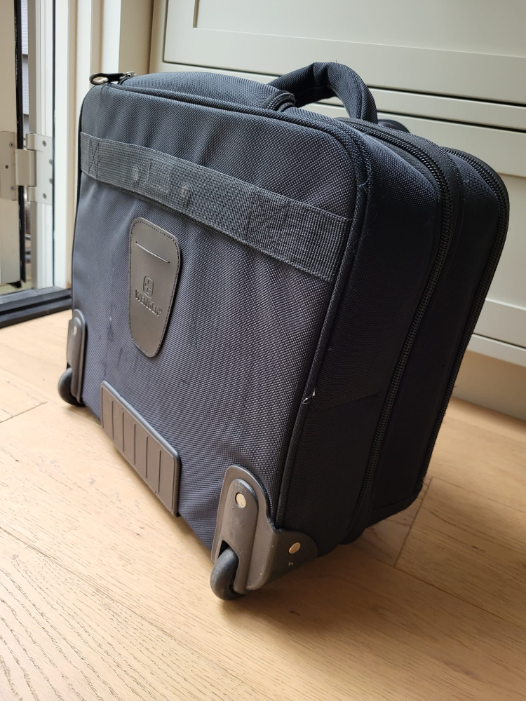 Swissgear Wenger carry on bag / Luggage with Laptop Sleeve - photo 3