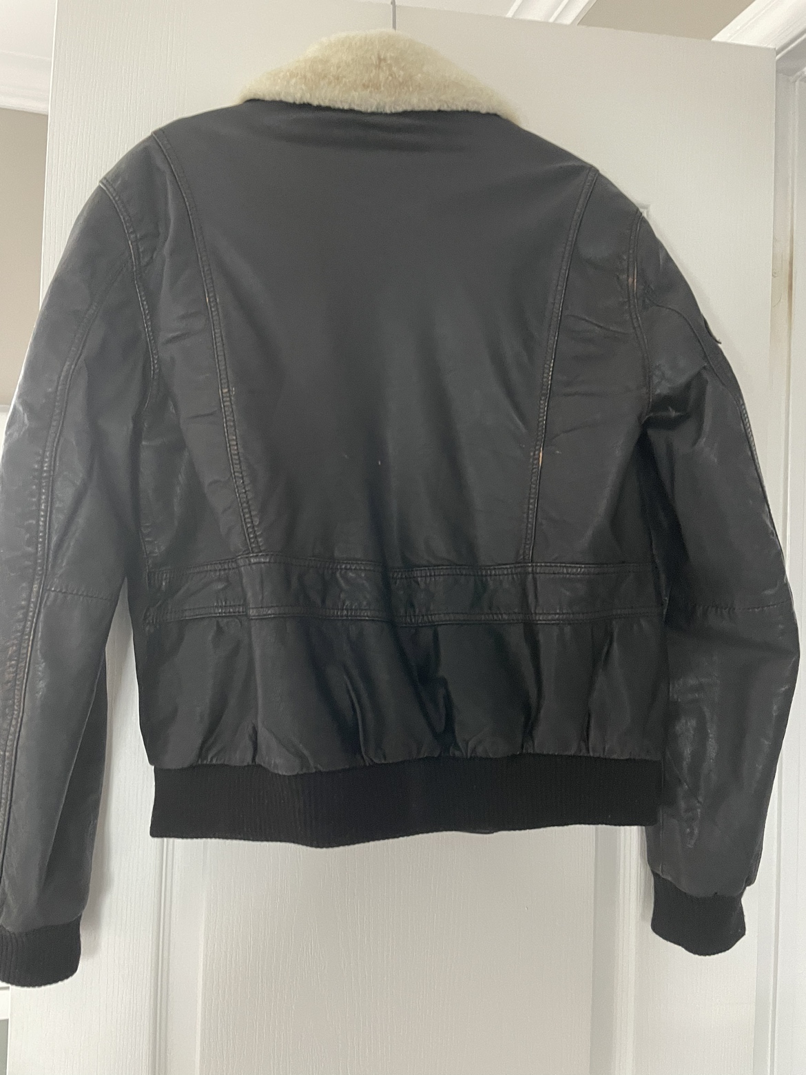 Danier leather bomber jacket image indicator(4)
