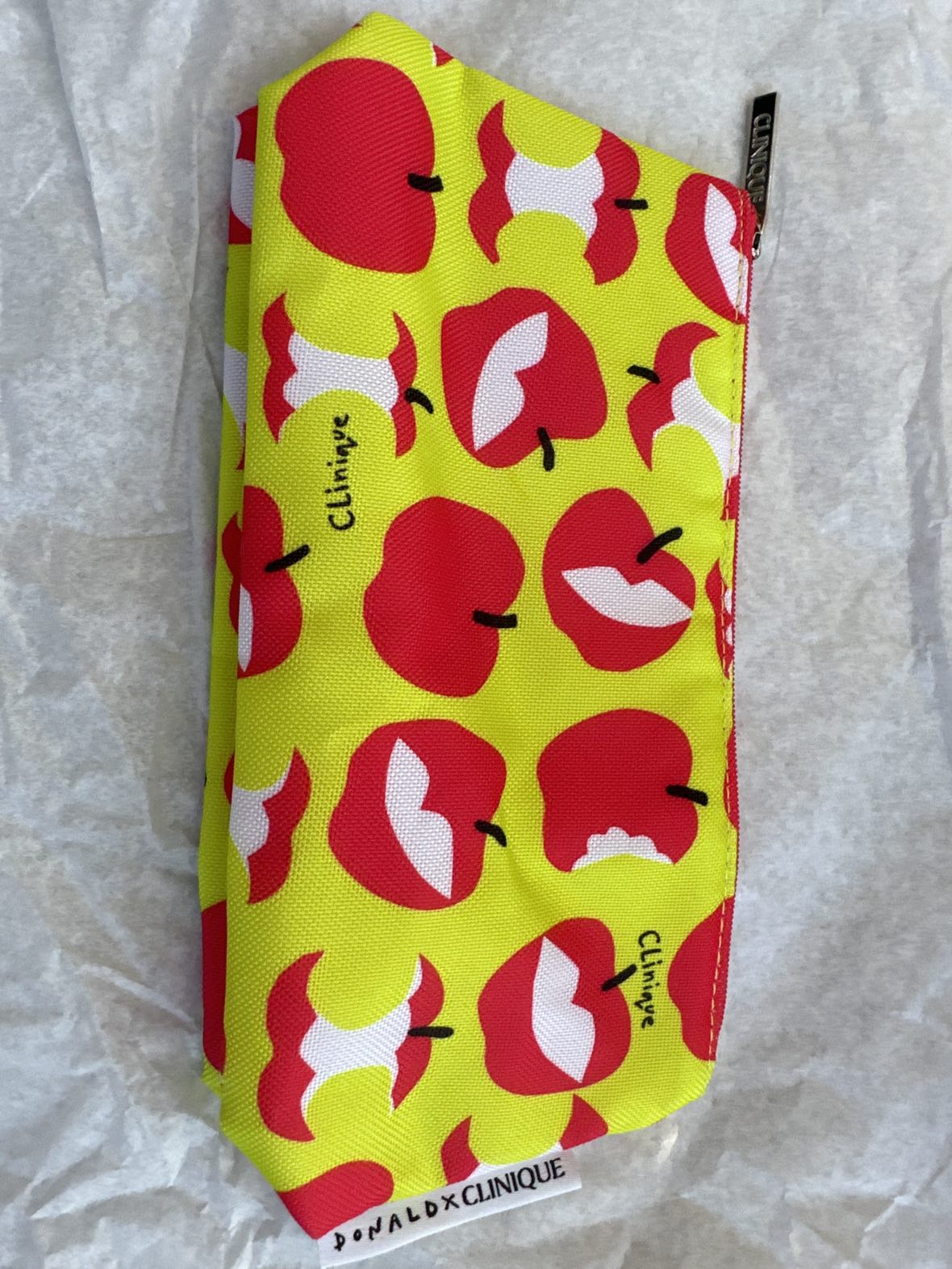 Cosmetic pouch thumbnail