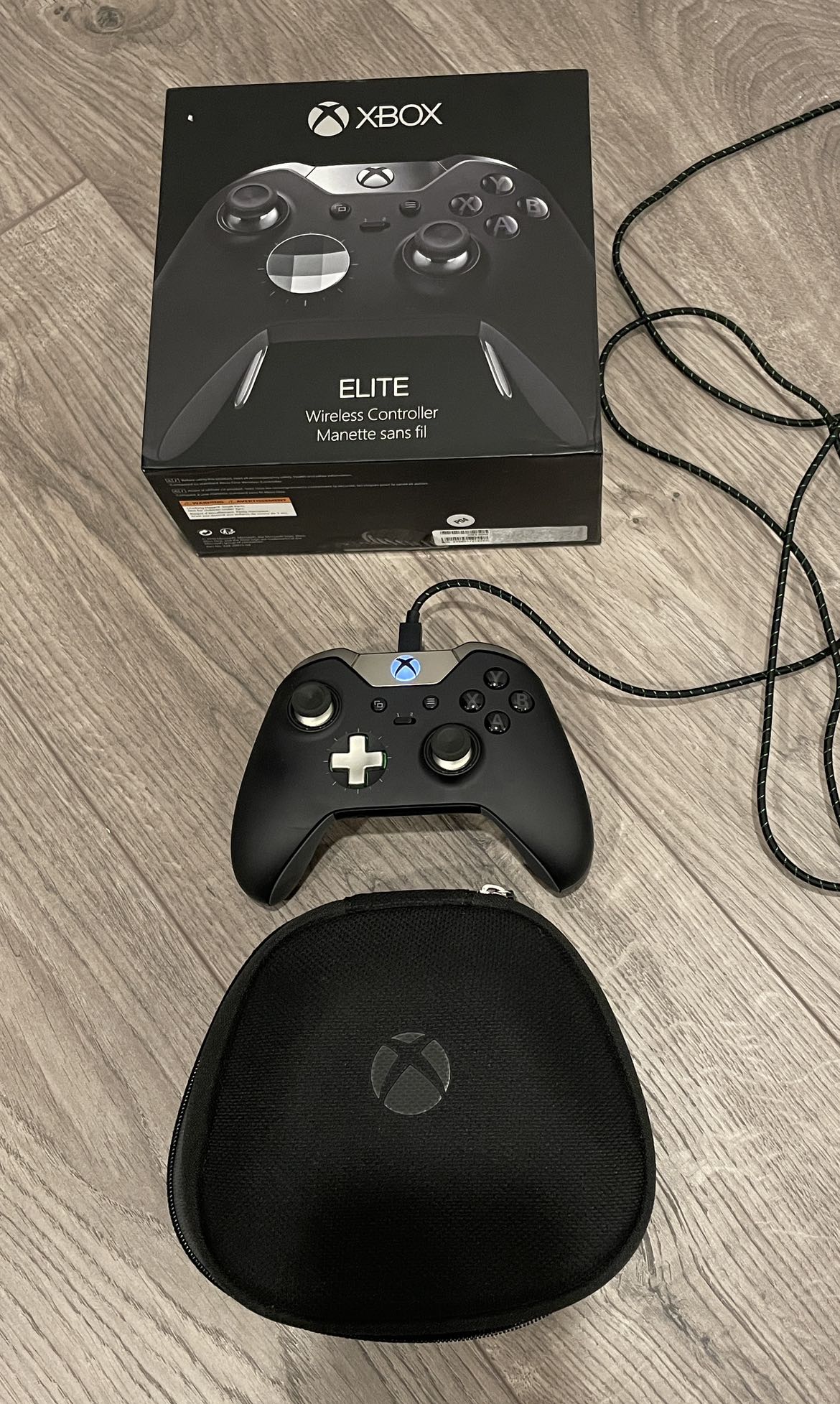 XBOX ONE ELITE CONTROLLER WITH ORIGINAL PACKAGING thumbnail