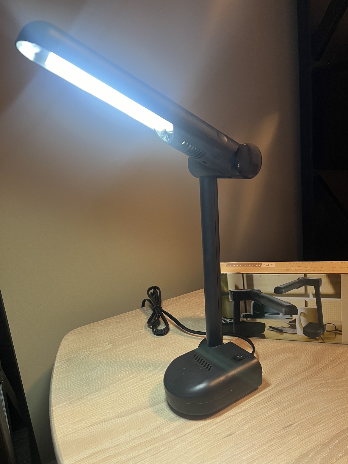Fluorescent Desk Lamp - photo 4