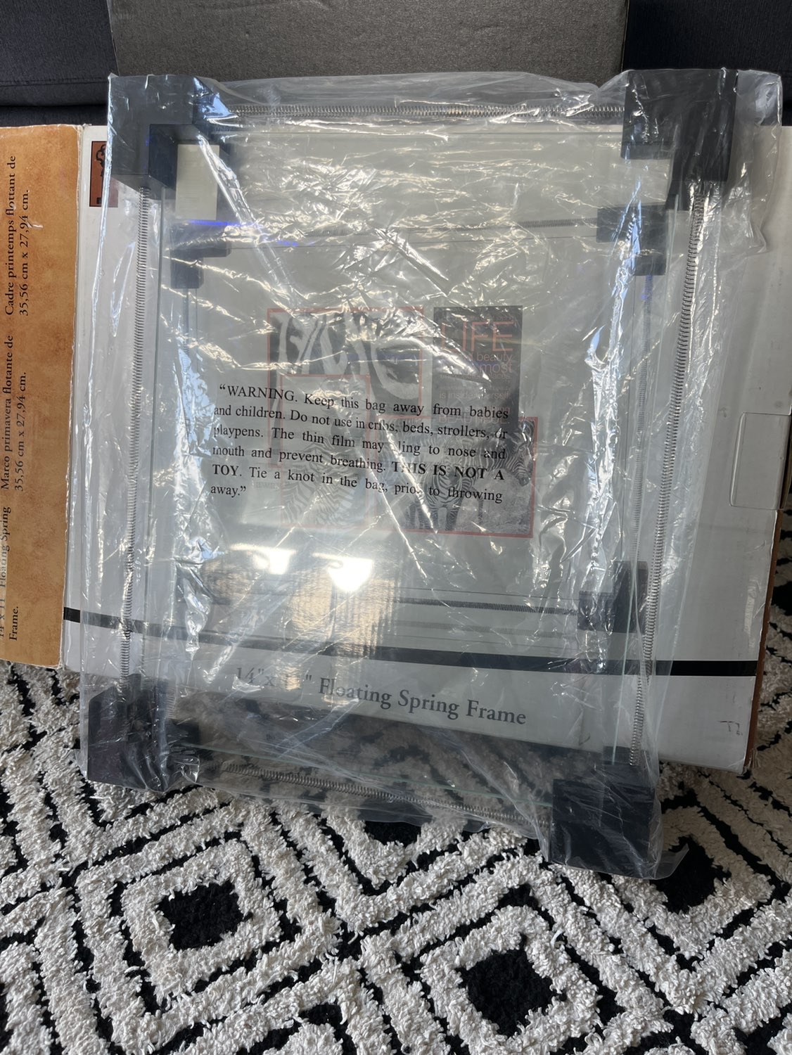 Contemporary Glass Picture Frame with Spring details. image indicator(4)