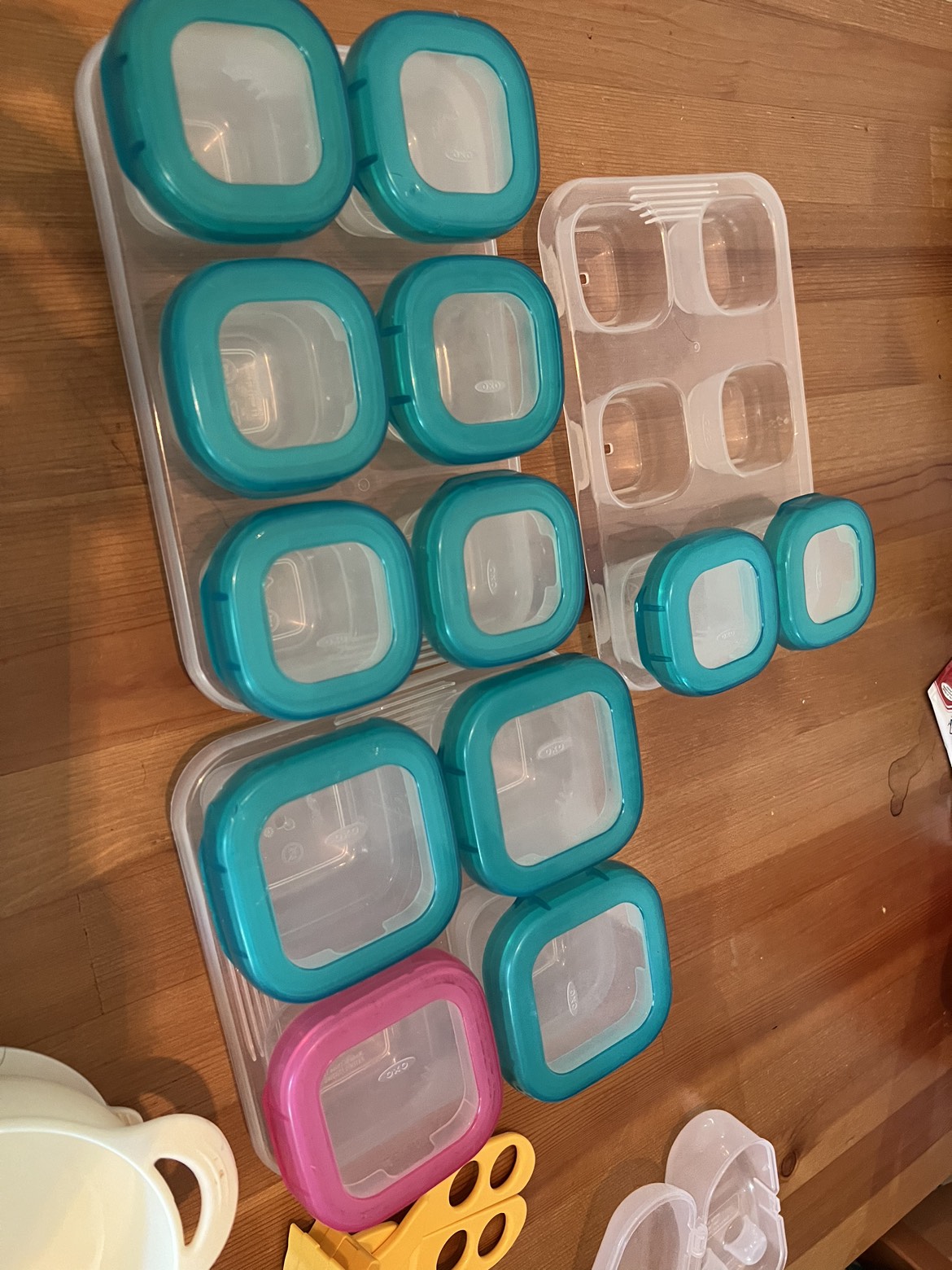 Baby food containers, cups, scissors etc - photo 4