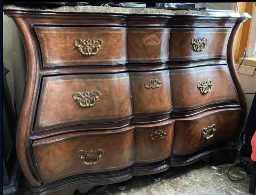 Thomasville solid Wood  Dresser