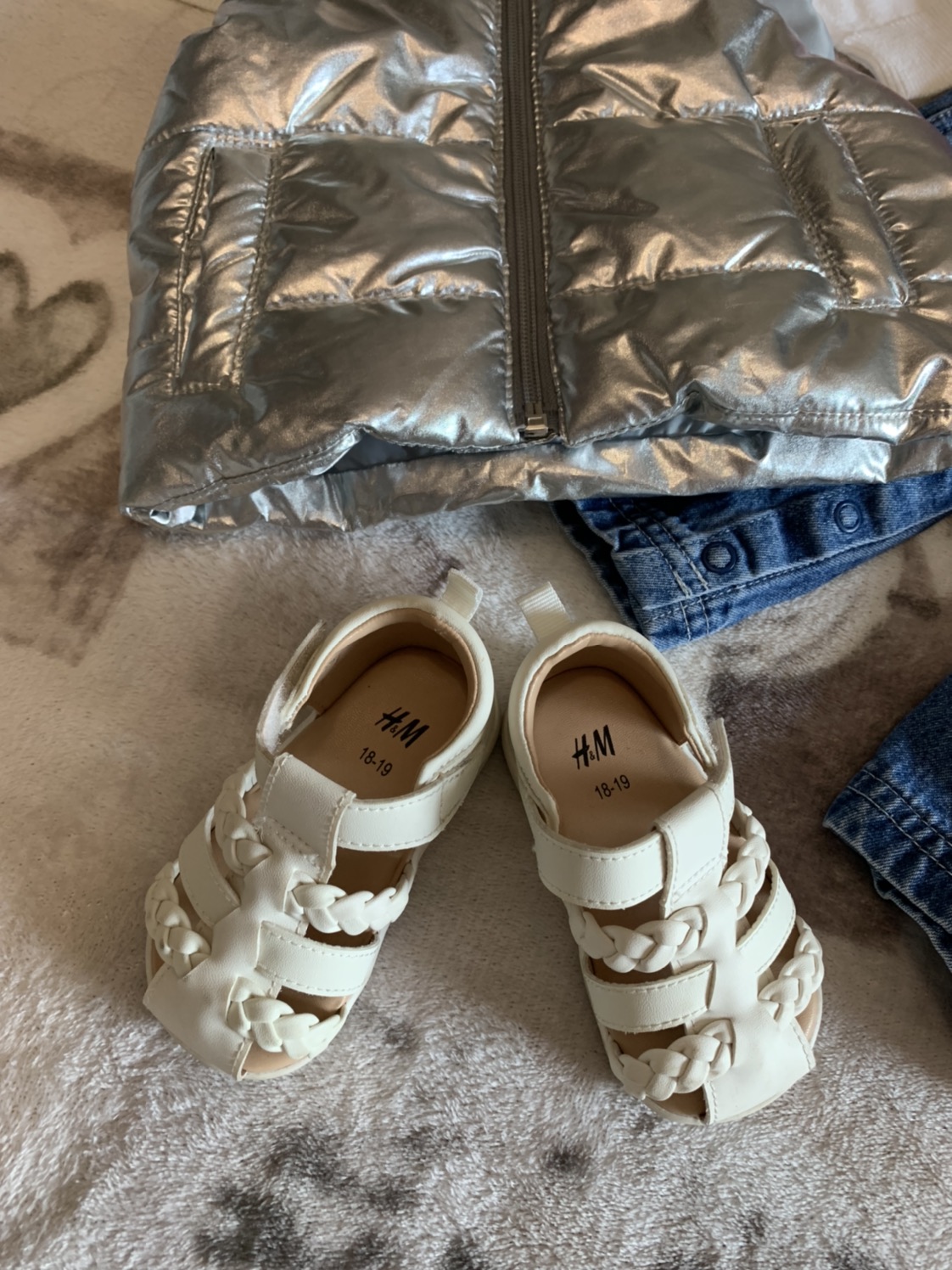 Lot of Baby girl clothes image indicator(4)