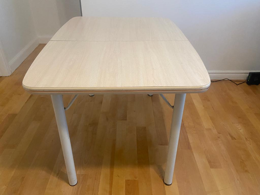 Table & Chairs