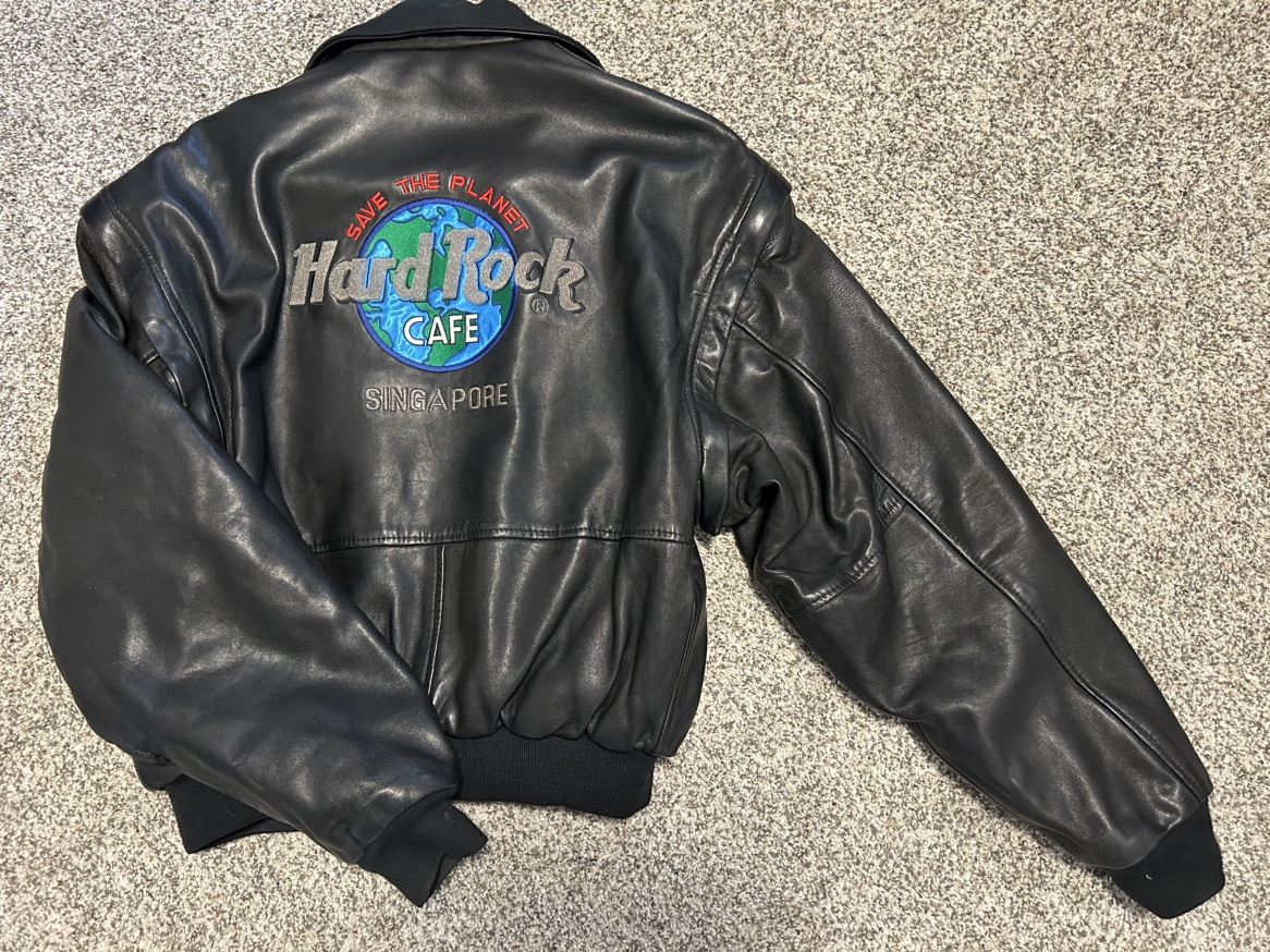 Vintage Black Leather Jacket - Hard Rock Cafe Singapore - photo 2