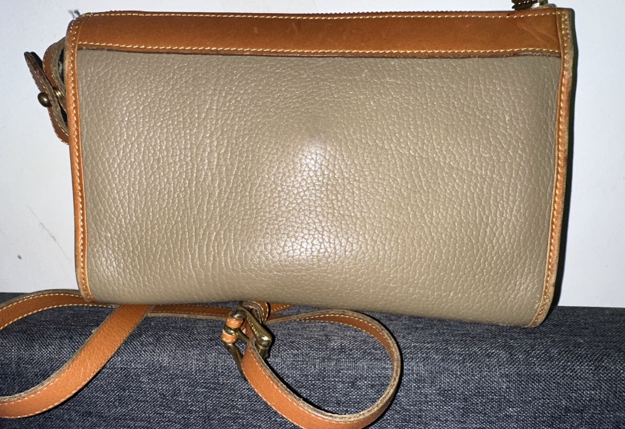 Dooney & Bourke image indicator(3)