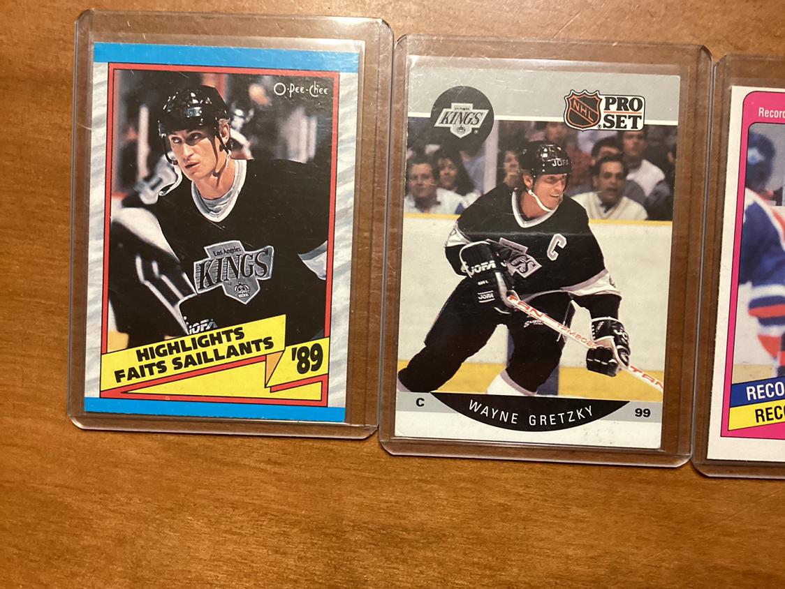 4 MINT WAYNE GRETZKY trading cards ! - photo 2